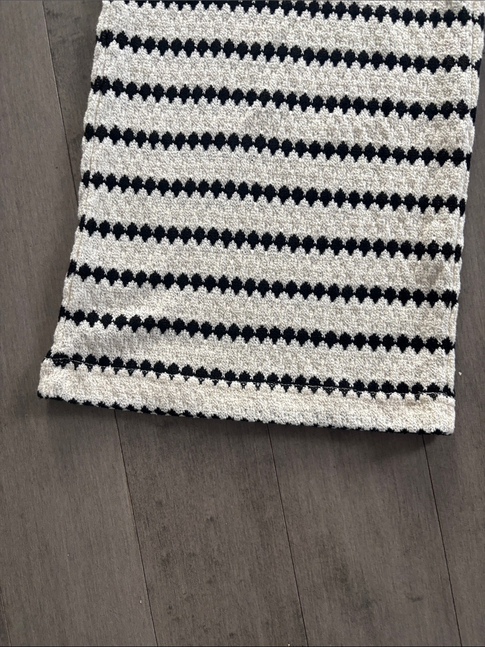 Black & White Wide Leg Knit Pants - Picture 7 of 8